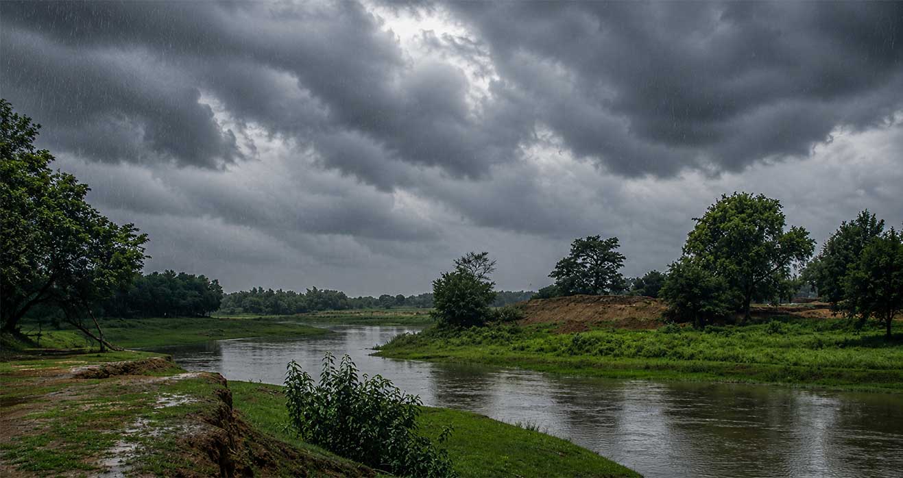 Kopai-Rivar-in-monsoon